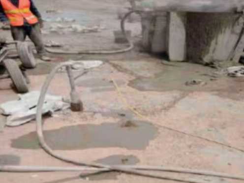 熊口管理区水泥混凝土路面板底注浆技术 路面脱空注浆整治方案